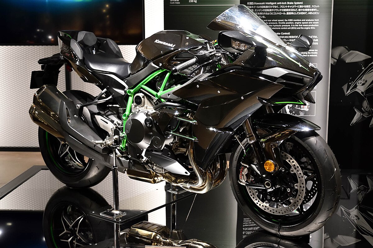 Kawasaki-H2 Ninja Kawasaki H2 vs. Ninja Kawasaki H2R